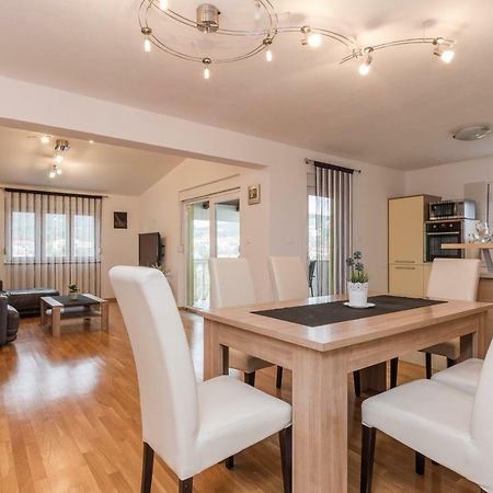 סאלי Apartment Natalie Sea View With 3 Bedrooms And Everything Is Air-Conditioned מראה חיצוני תמונה