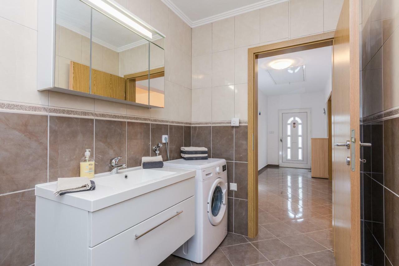 סאלי Apartment Natalie Sea View With 3 Bedrooms And Everything Is Air-Conditioned מראה חיצוני תמונה