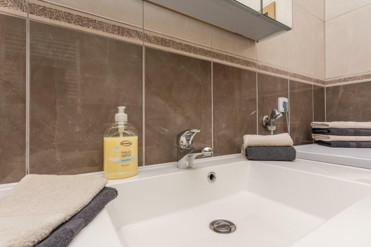 סאלי Apartment Natalie Sea View With 3 Bedrooms And Everything Is Air-Conditioned מראה חיצוני תמונה