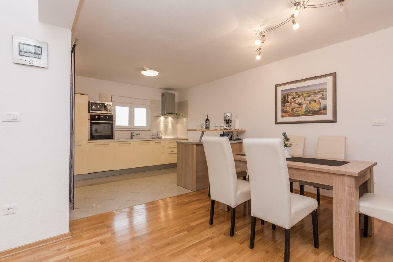 סאלי Apartment Natalie Sea View With 3 Bedrooms And Everything Is Air-Conditioned מראה חיצוני תמונה